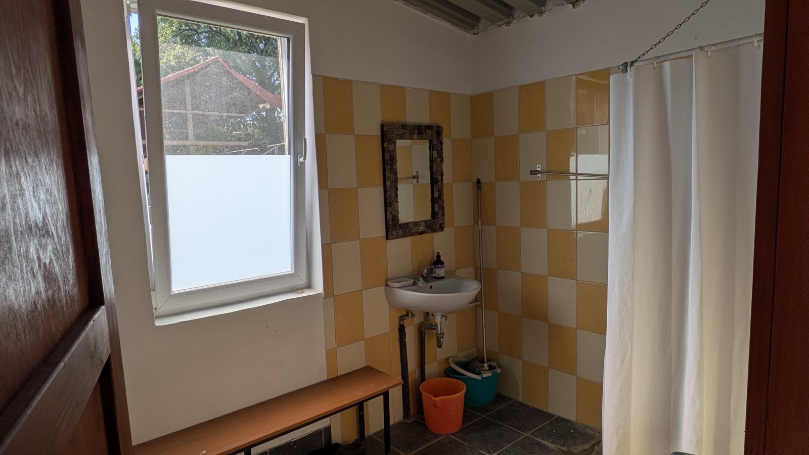 Galériafotó a Vidra Csónakházról 18