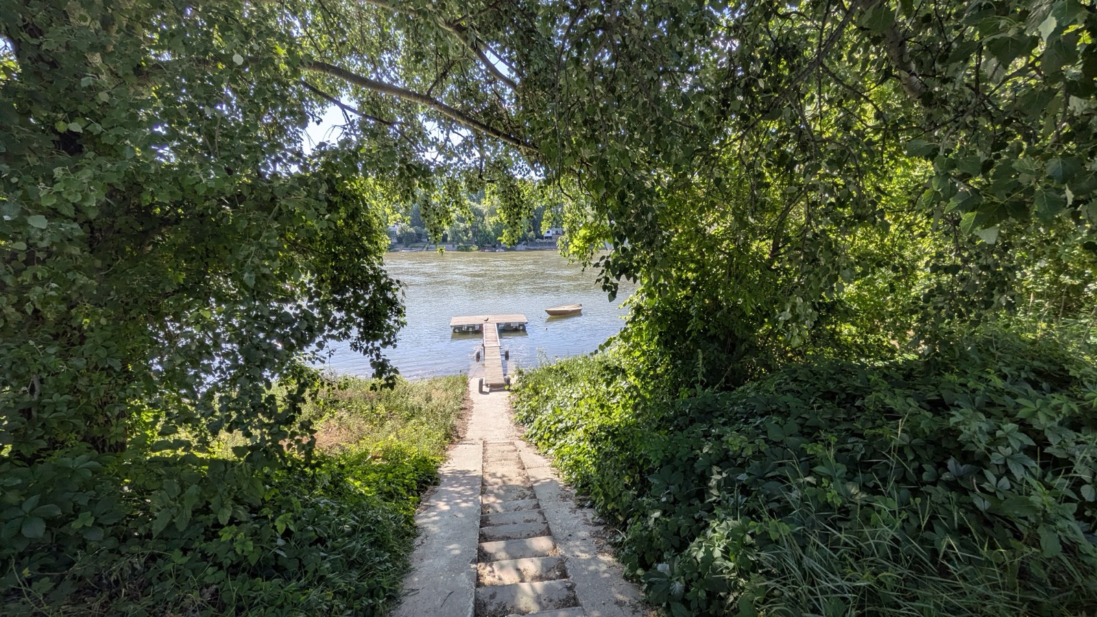 Galériafotó a Vidra Csónakházról 41